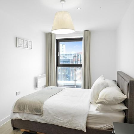 מנצ'סטר High Rise 2 Bedroom & 2 Bath Apartment With Parking, Balcony & Amazing View מראה חיצוני תמונה