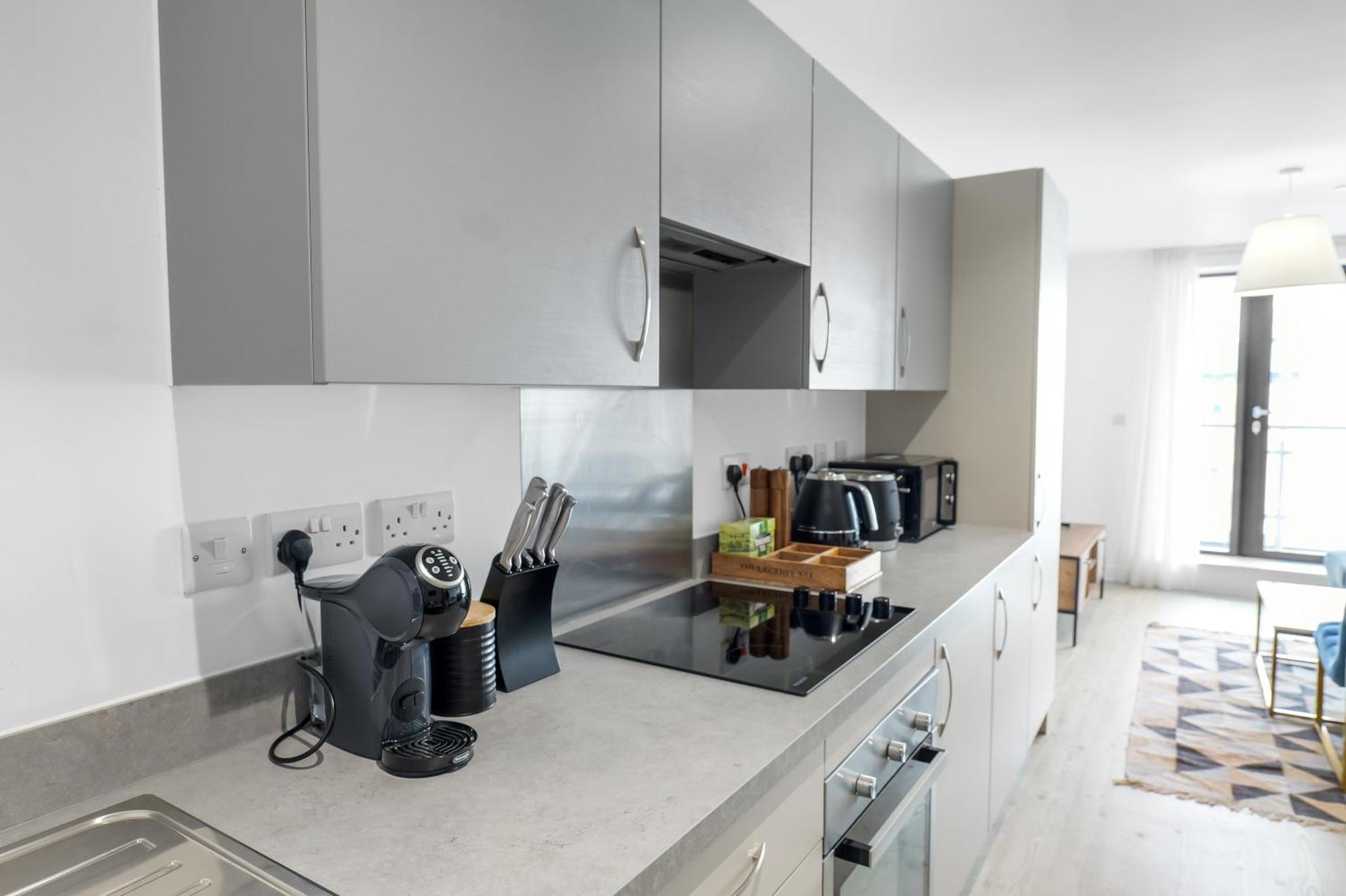 מנצ'סטר High Rise 2 Bedroom & 2 Bath Apartment With Parking, Balcony & Amazing View מראה חיצוני תמונה