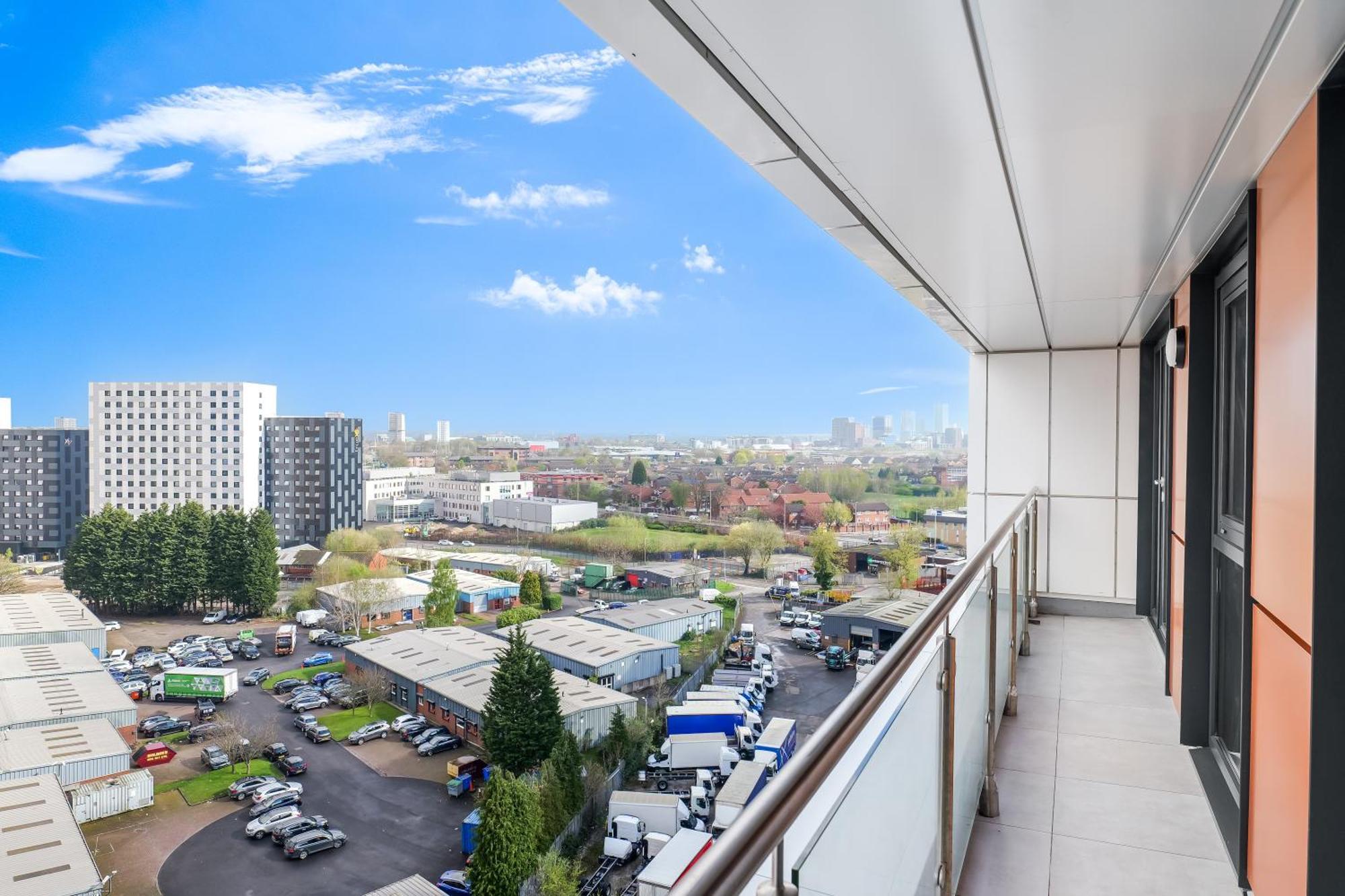 מנצ'סטר High Rise 2 Bedroom & 2 Bath Apartment With Parking, Balcony & Amazing View מראה חיצוני תמונה